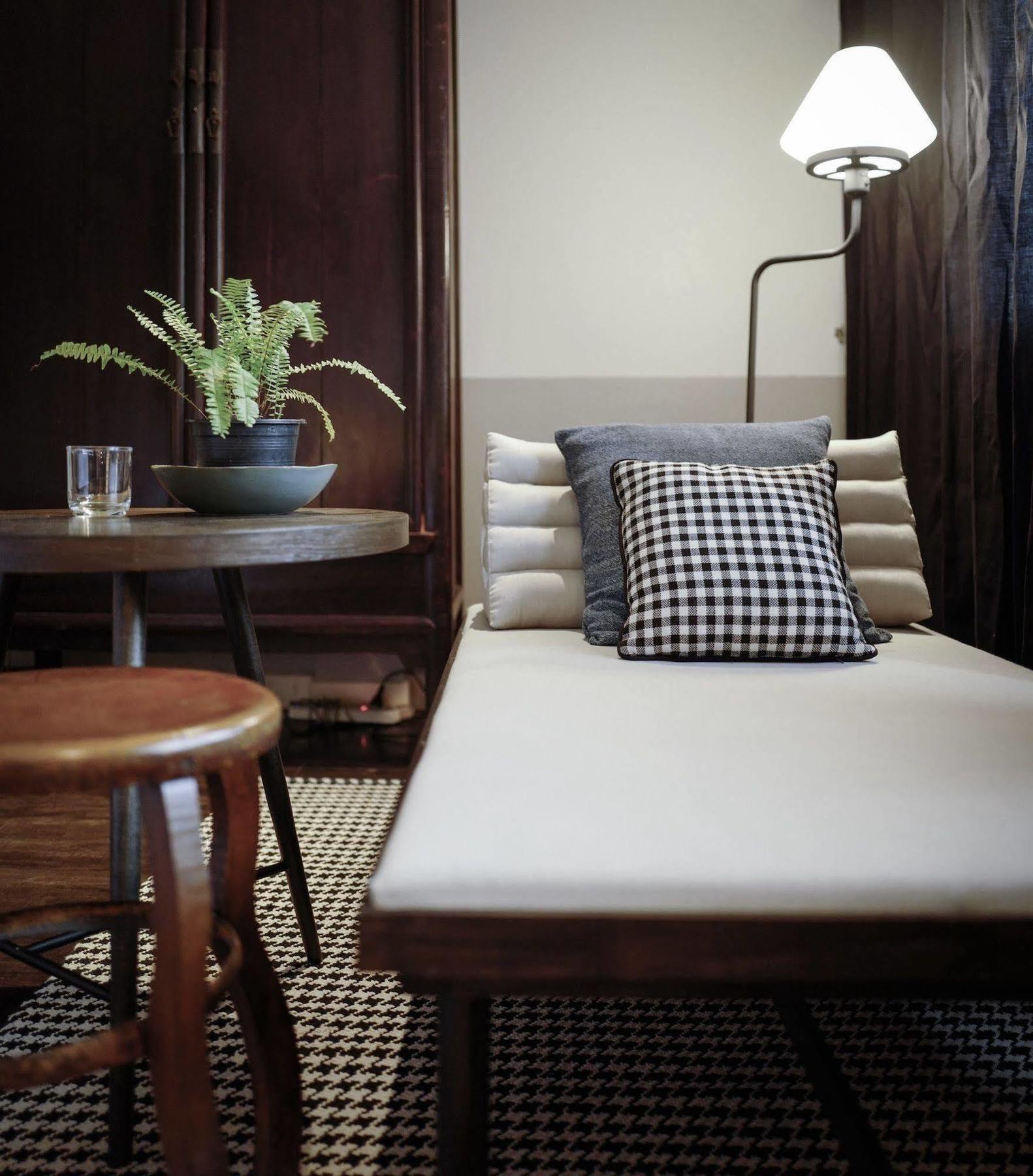 P&R Residence Bangkok Extérieur photo